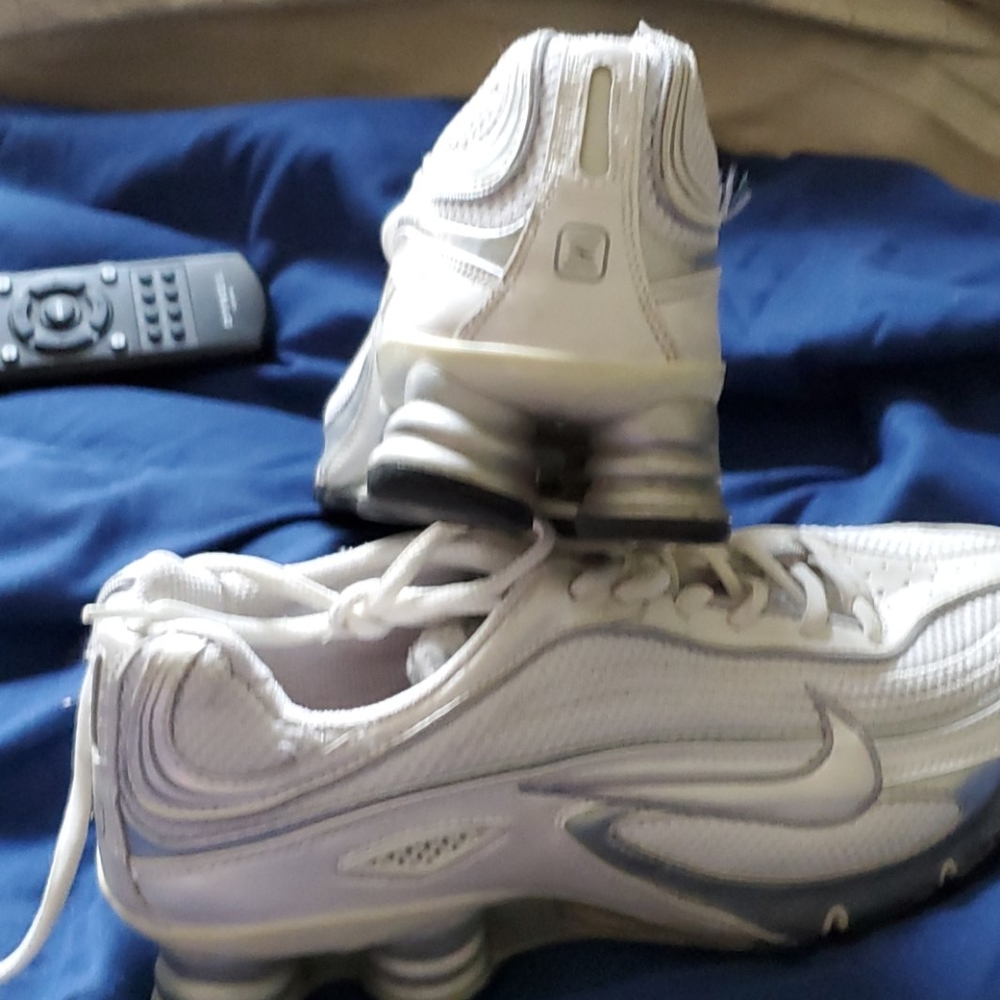 Shoes - Picture 2 of 3
